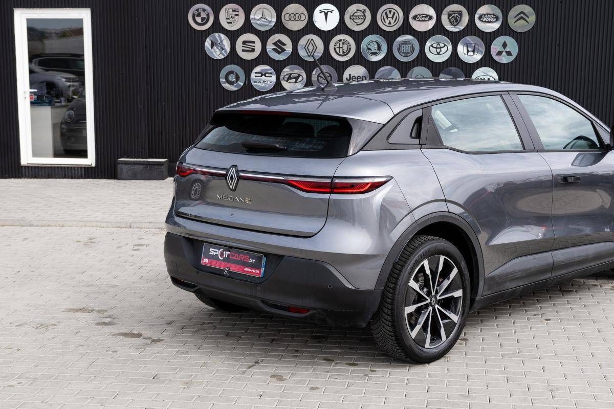 renault-megane-e-tech-2022-eletrico-0cc