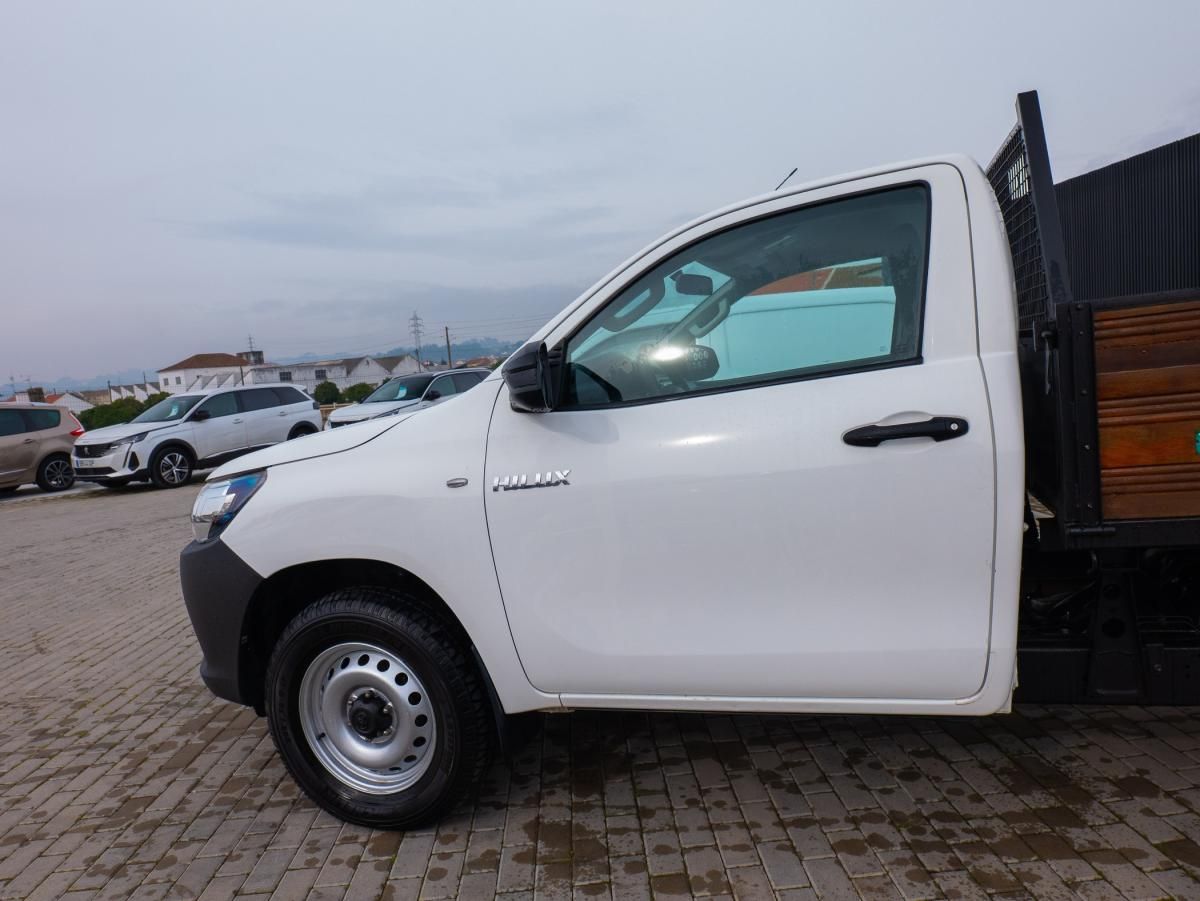 toyota-hilux-2020-diesel-2393cc