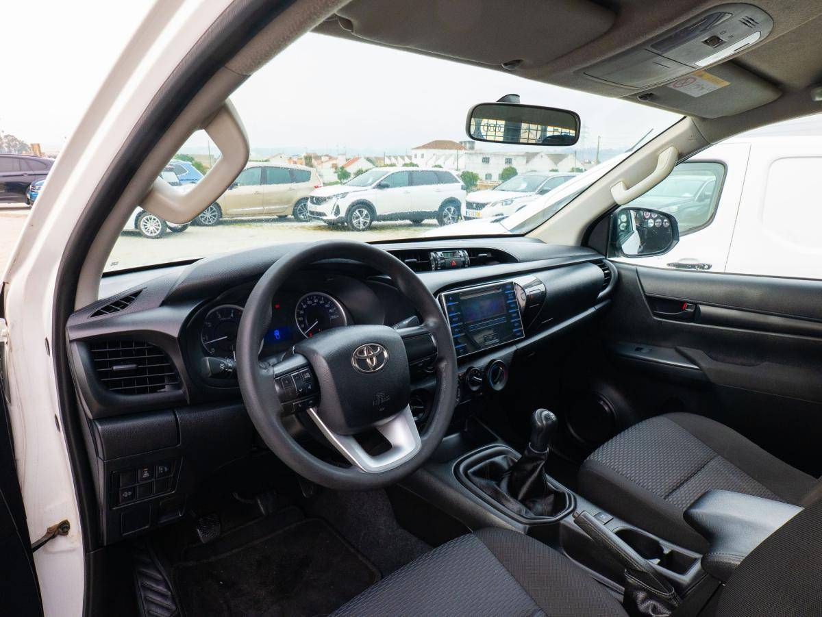 toyota-hilux-2020-diesel-2393cc