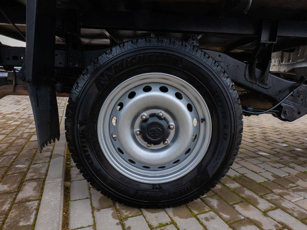 toyota-hilux-2020-diesel-2393cc