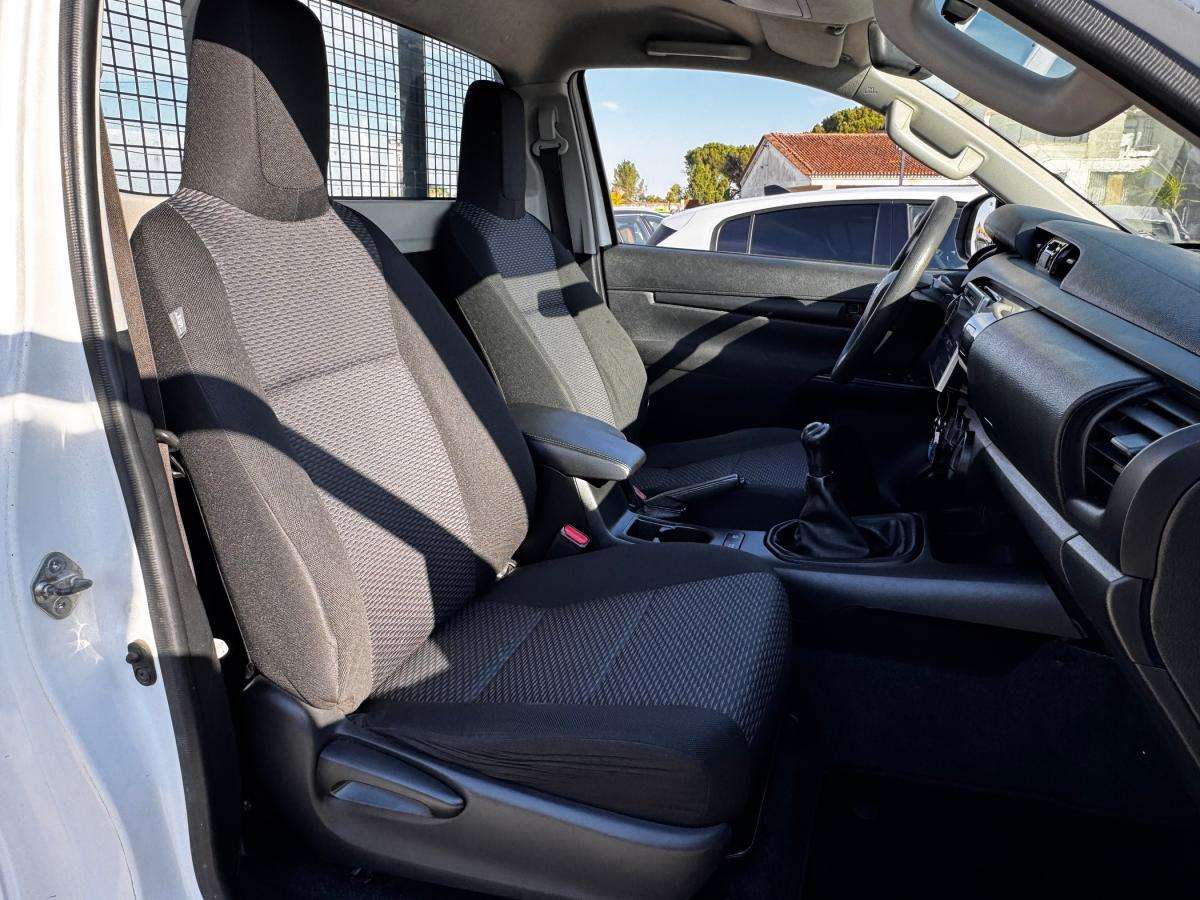 toyota-hilux-2020-diesel-2393cc