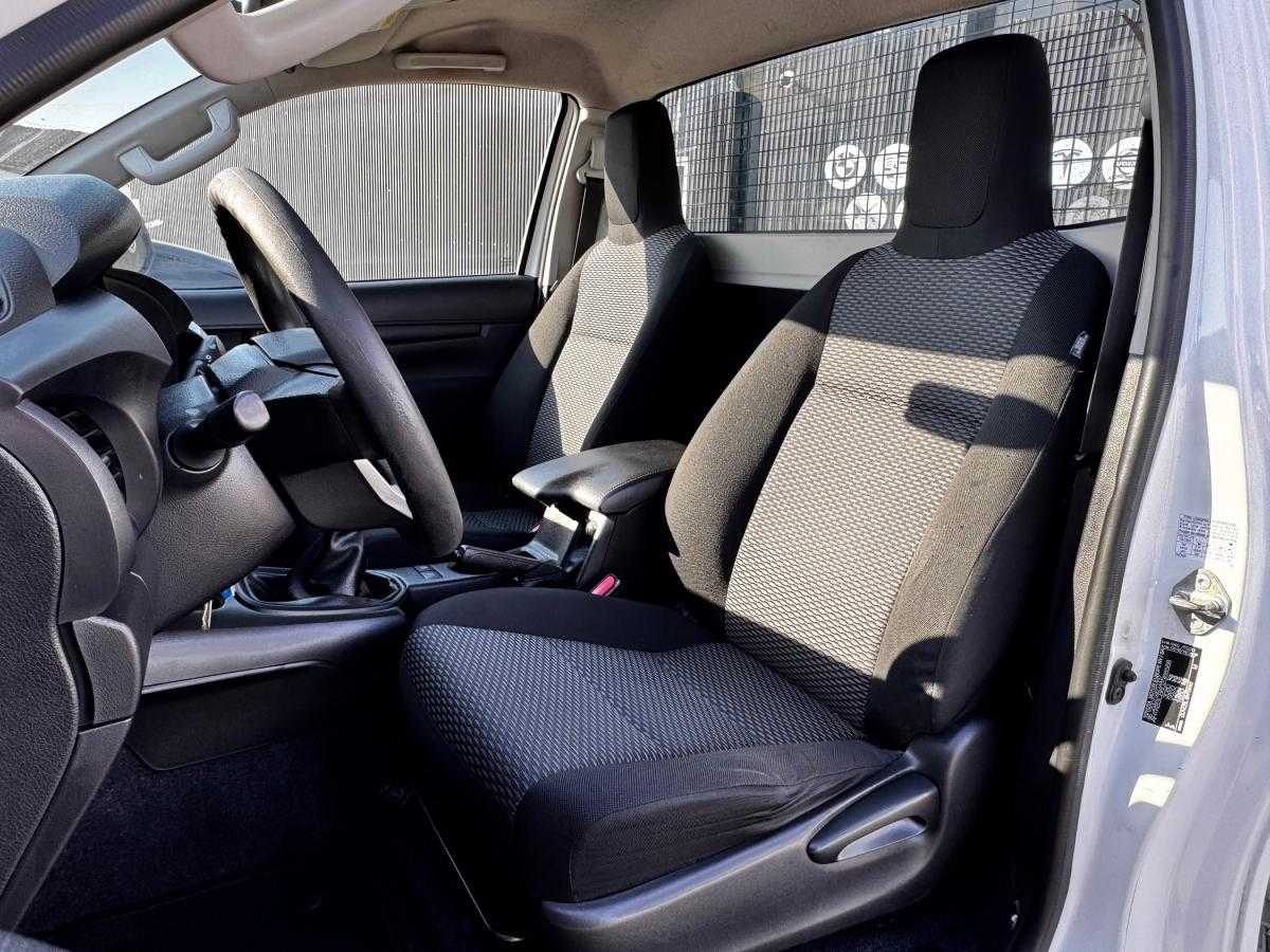 toyota-hilux-2020-diesel-2393cc