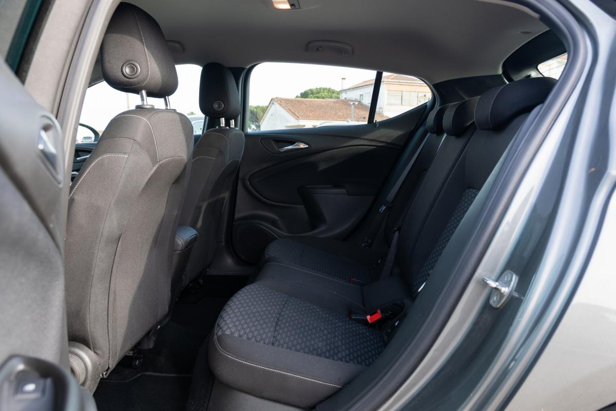 opel-astra-2019-diesel-1598cc