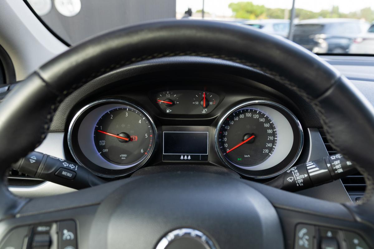 opel-astra-2019-diesel-1598cc