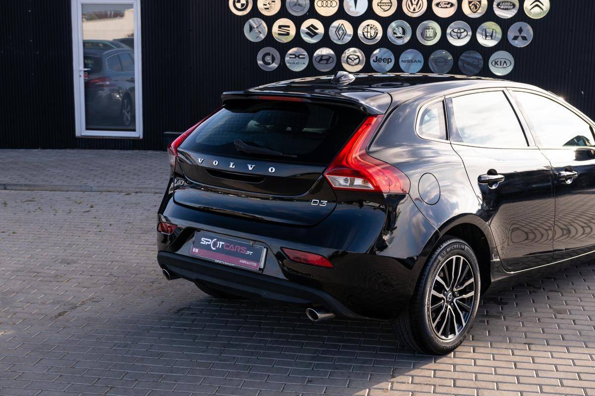 volvo-v40-2019-diesel-1969cc
