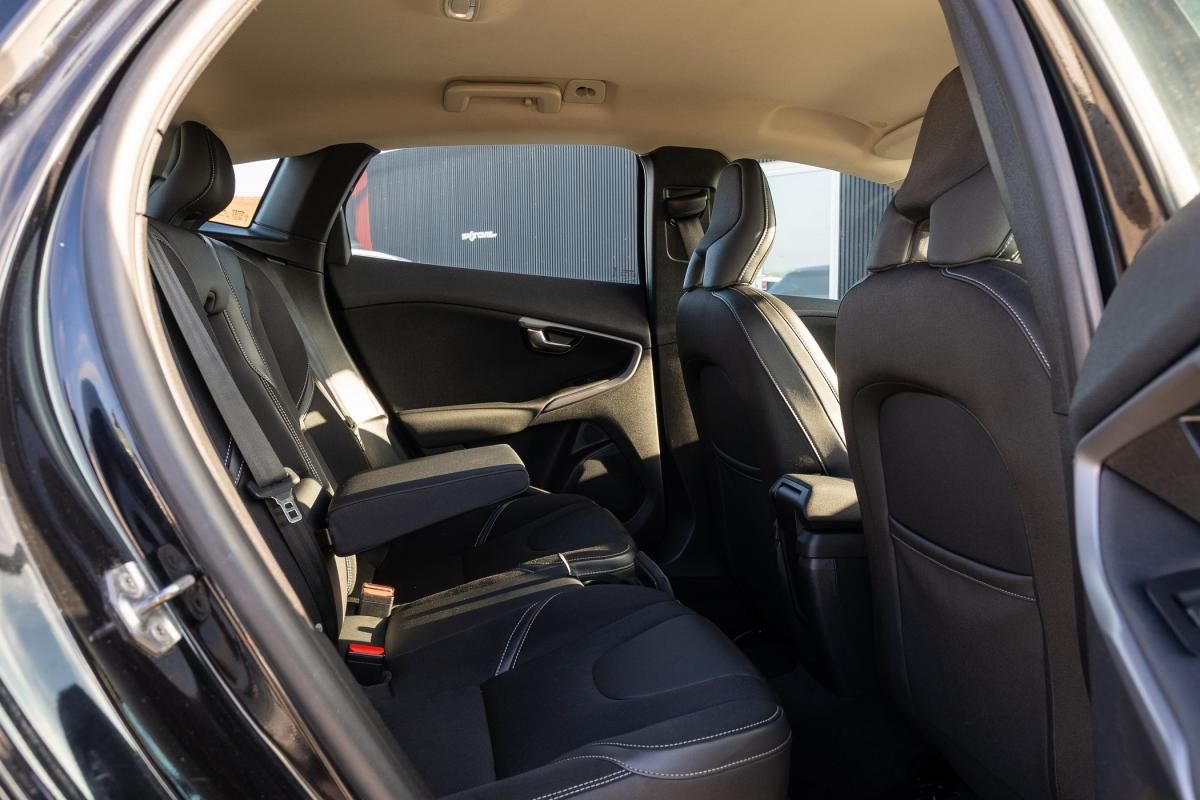 volvo-v40-2019-diesel-1969cc