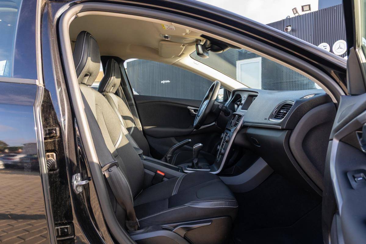 volvo-v40-2019-diesel-1969cc