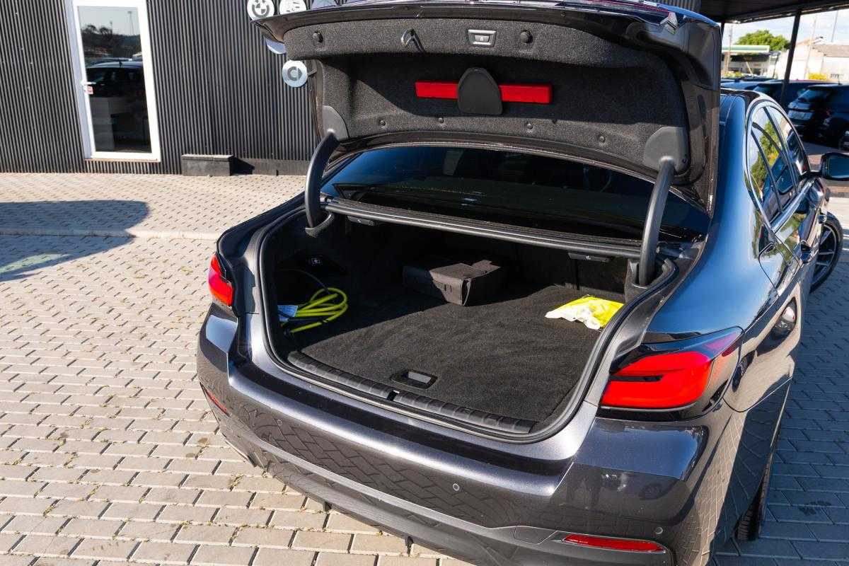 bmw-serie-5-2023-hibrido-a-gasolina-1998cc
