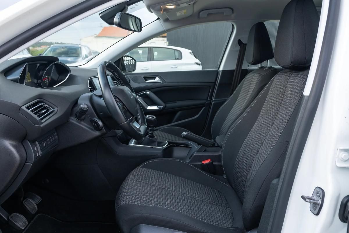 peugeot-308-2019-diesel-1499cc