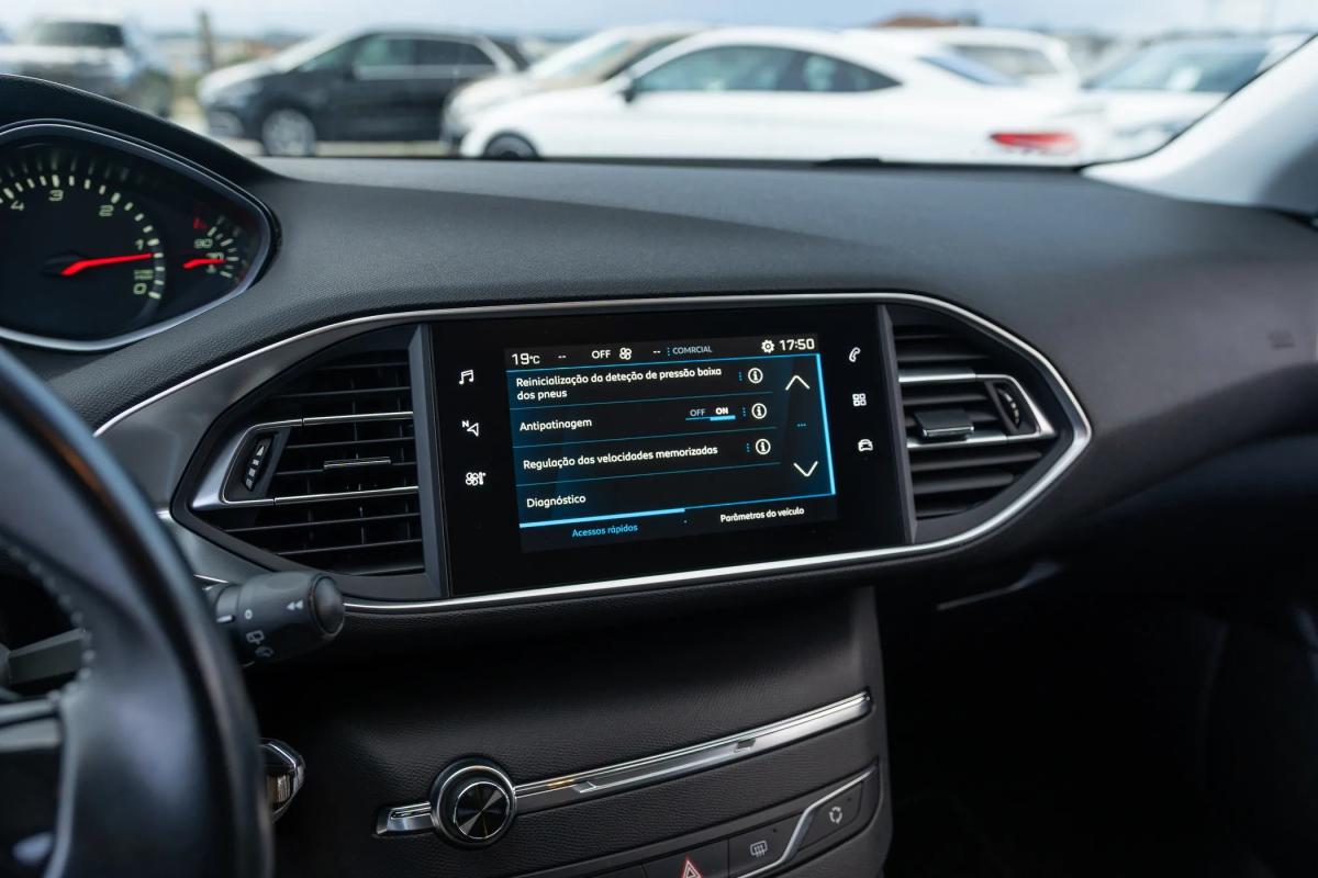 peugeot-308-2019-diesel-1499cc