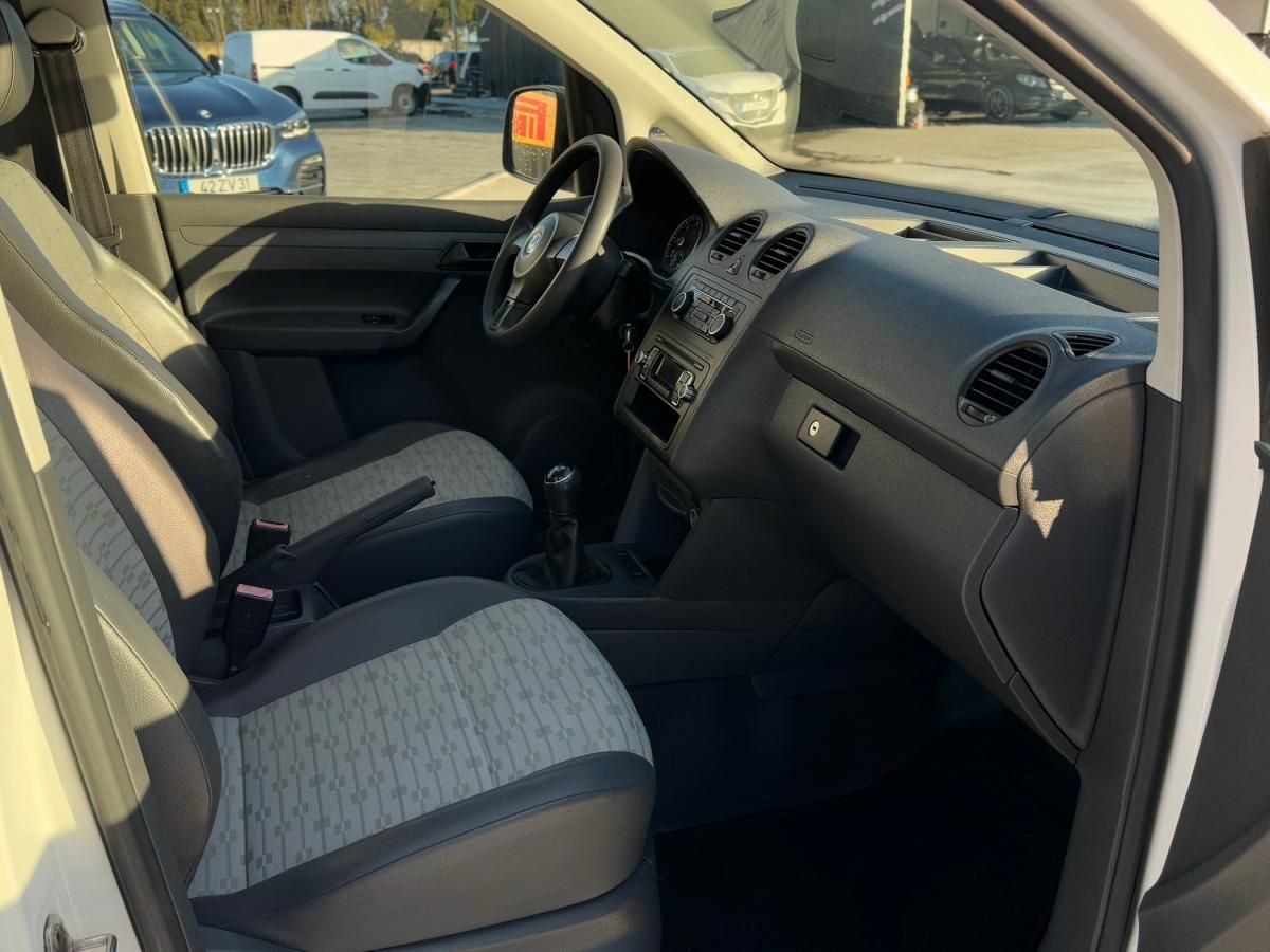 volkswagen-caddy-2012-diesel-1598cc