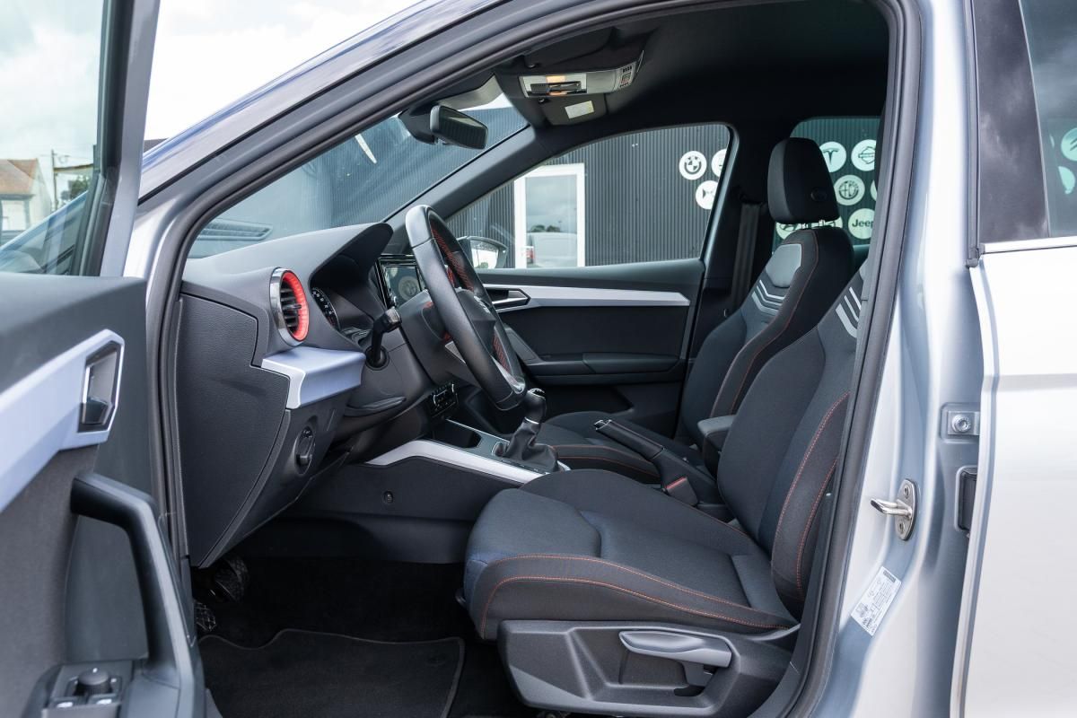 seat-arona-2023-gasolina-999cc