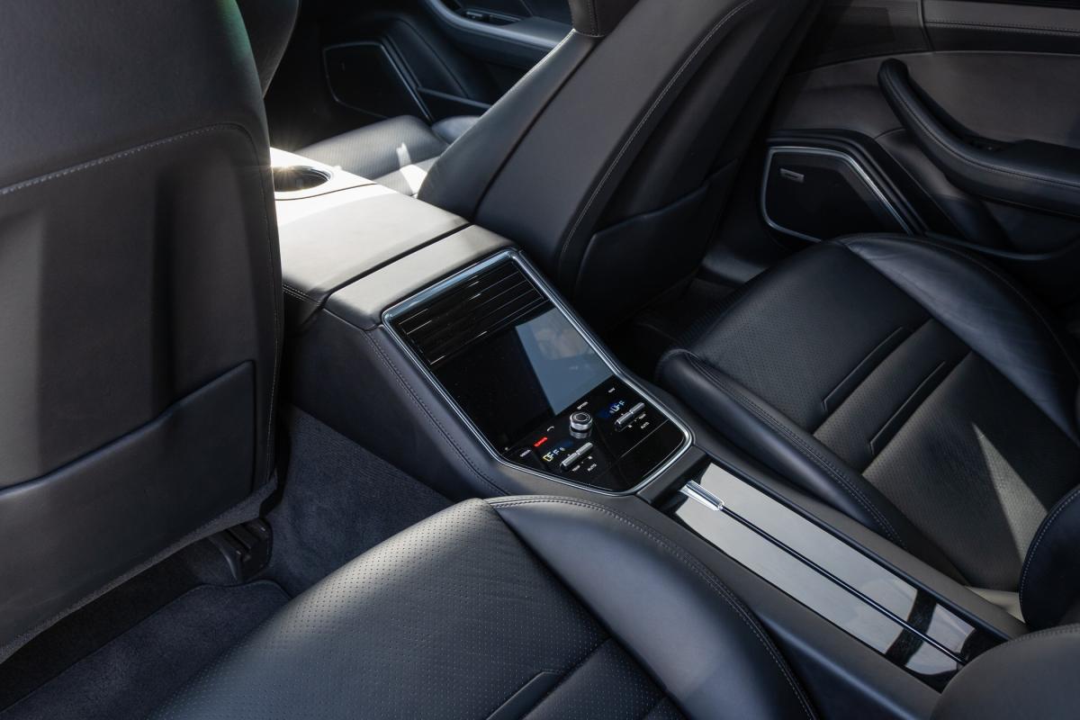 porsche-panamera-2018-hibrido-a-gasolina-2894cc