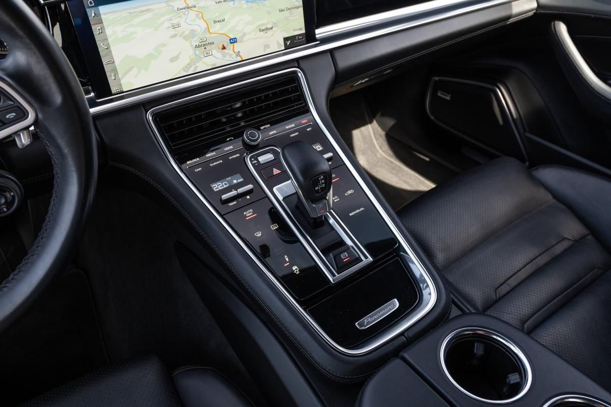 porsche-panamera-2018-hibrido-a-gasolina-2894cc