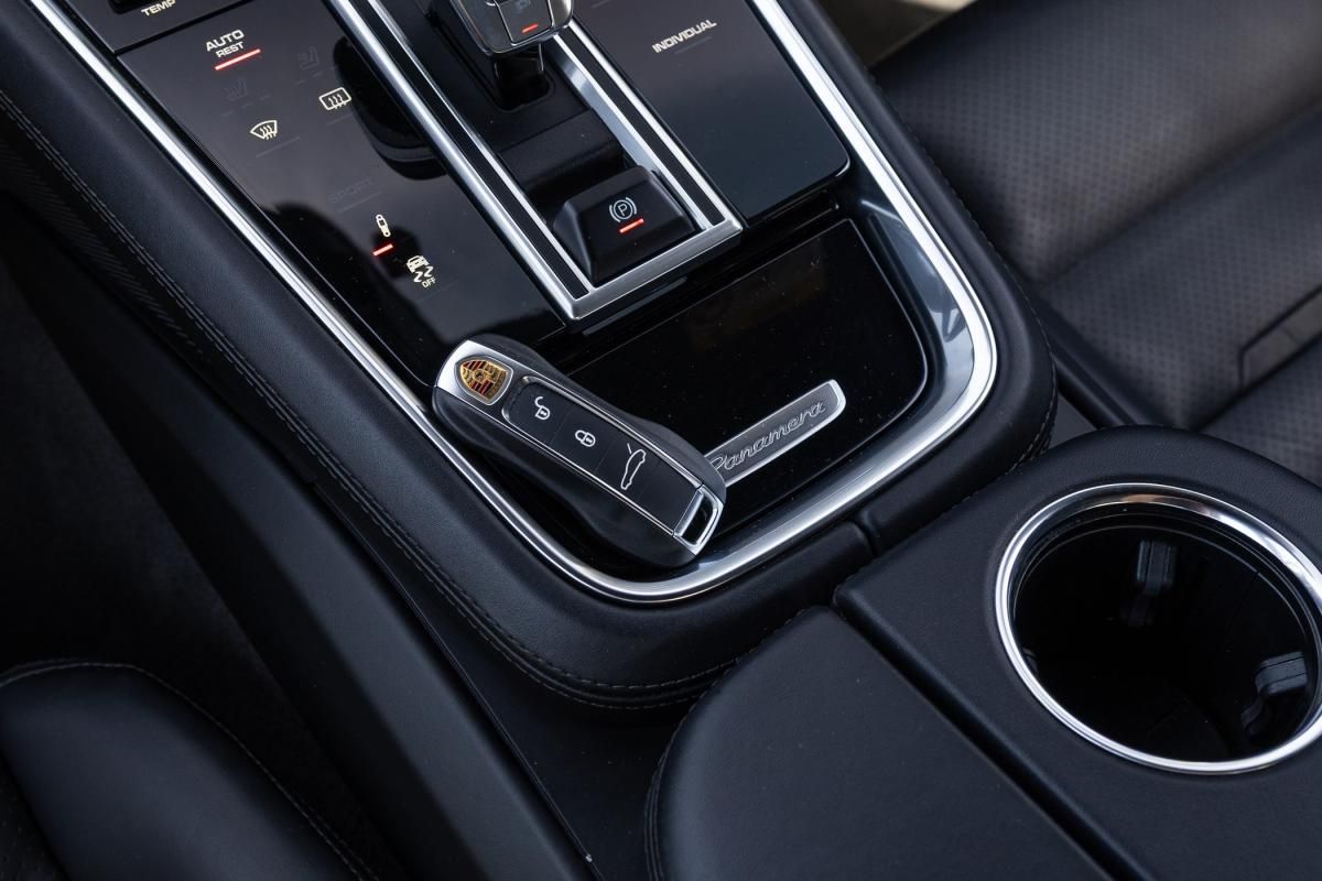 porsche-panamera-2018-hibrido-a-gasolina-2894cc