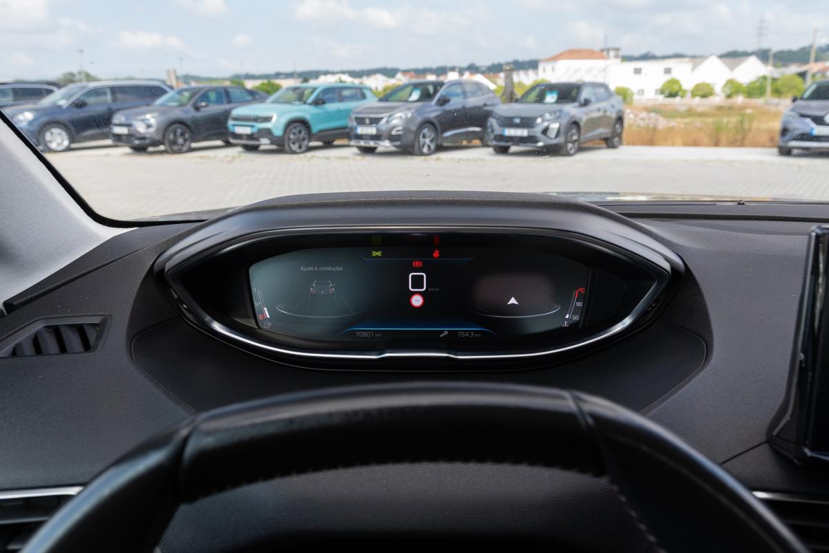 peugeot-3008-2022-diesel-1499cc