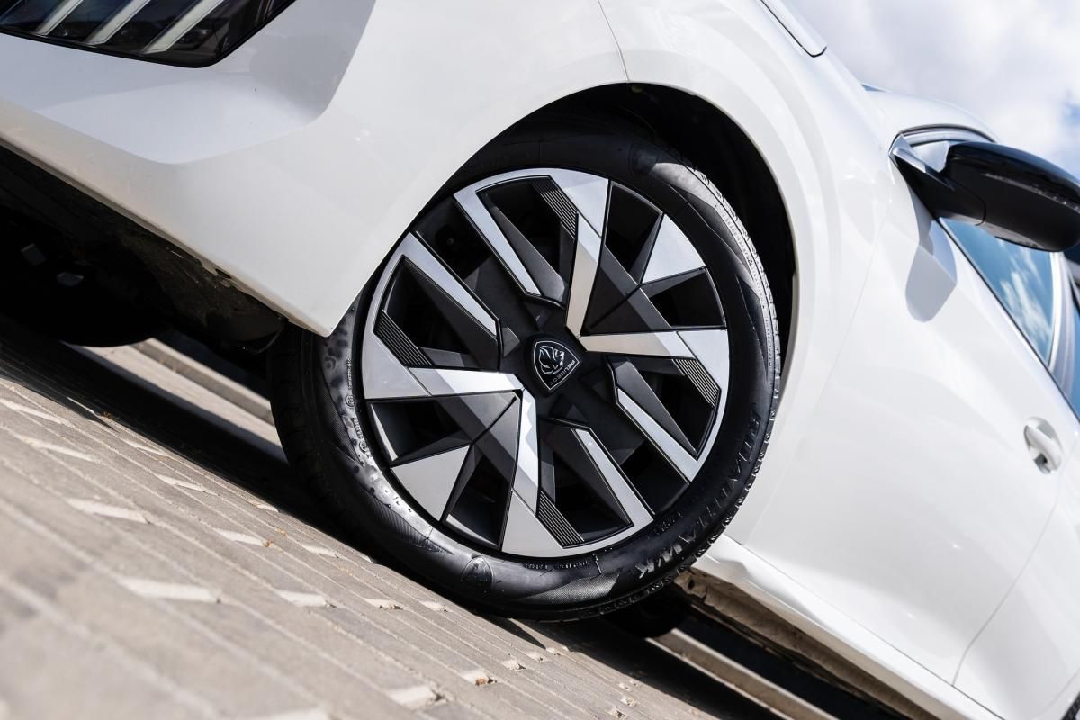 peugeot-208-2024-gasolina-1199cc