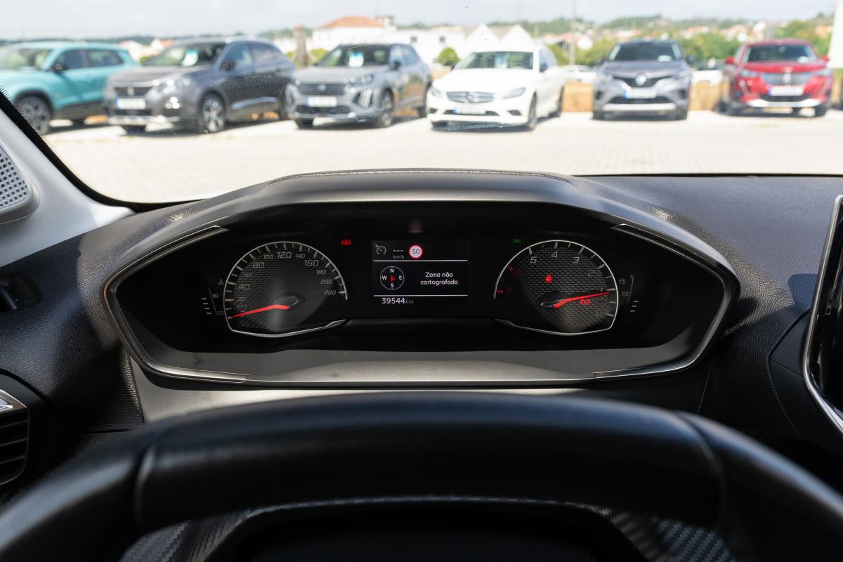peugeot-208-2024-gasolina-1199cc
