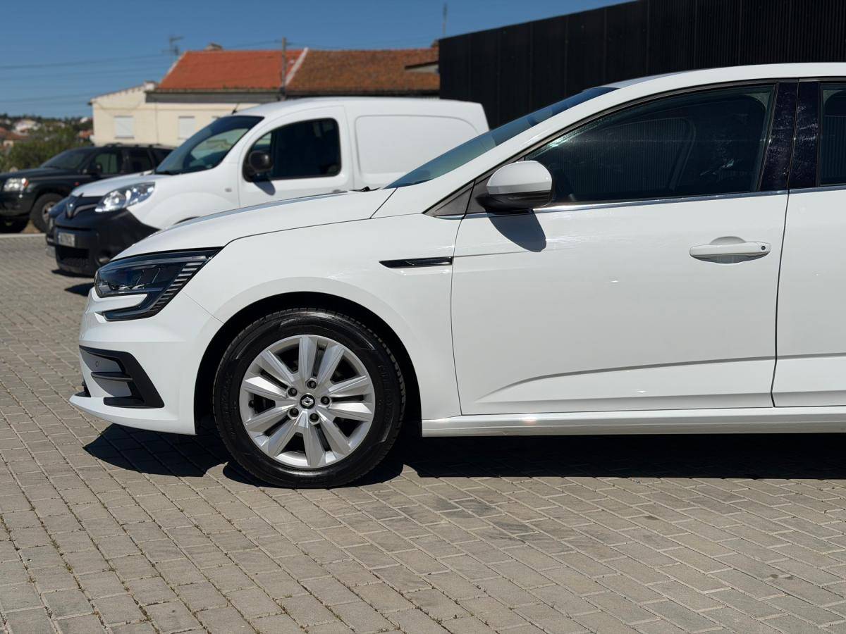 renault-megane-sport-tourer-2023-diesel-1461cc