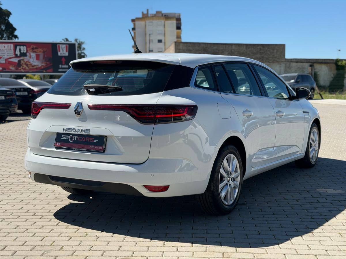 renault-megane-sport-tourer-2023-diesel-1461cc