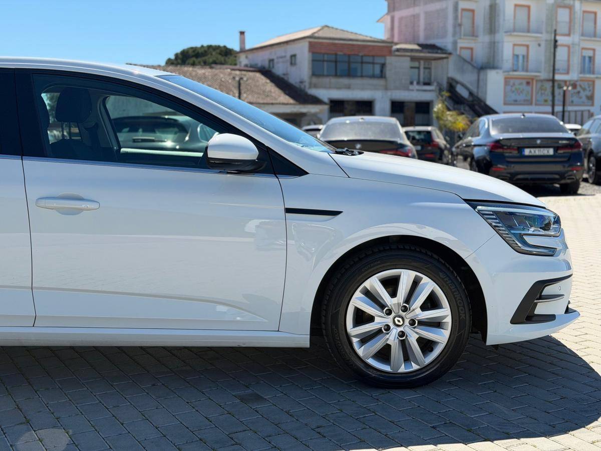 renault-megane-sport-tourer-2023-diesel-1461cc