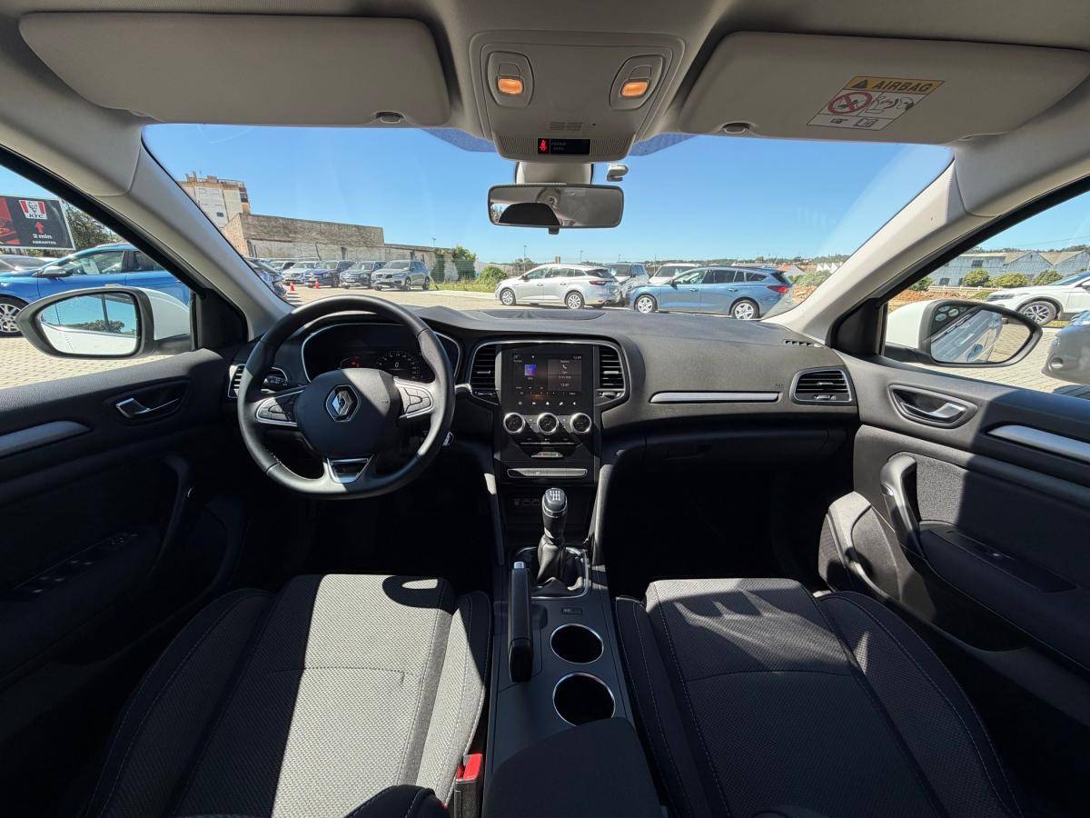 renault-megane-sport-tourer-2023-diesel-1461cc