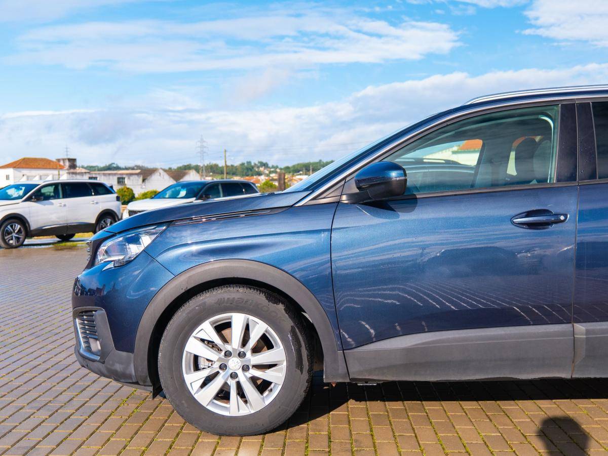 peugeot-5008-2019-diesel-1499cc