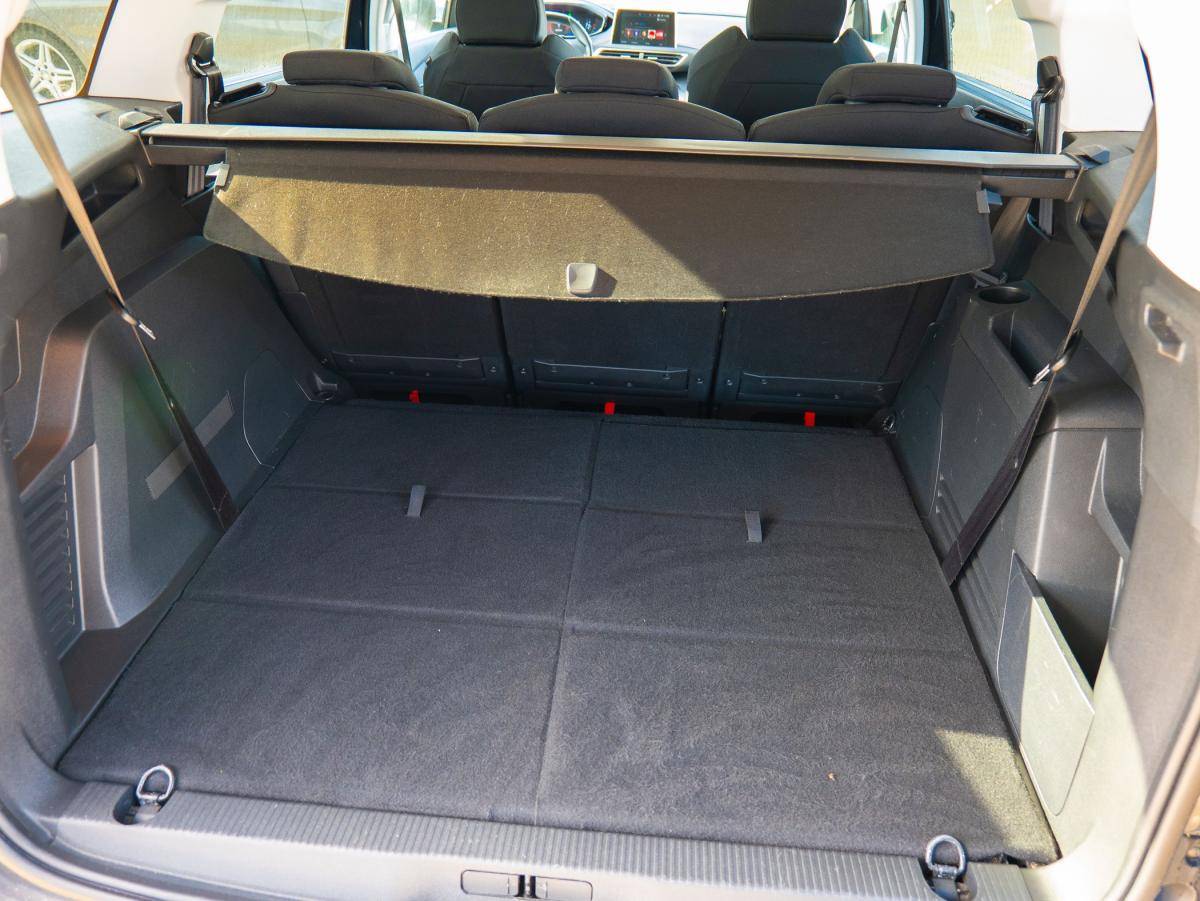 peugeot-5008-2019-diesel-1499cc