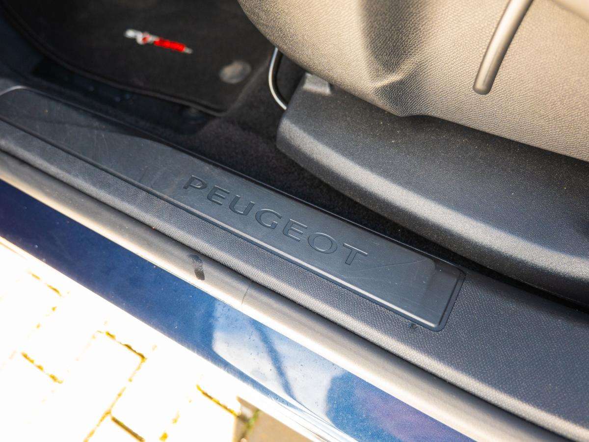 peugeot-5008-2019-diesel-1499cc