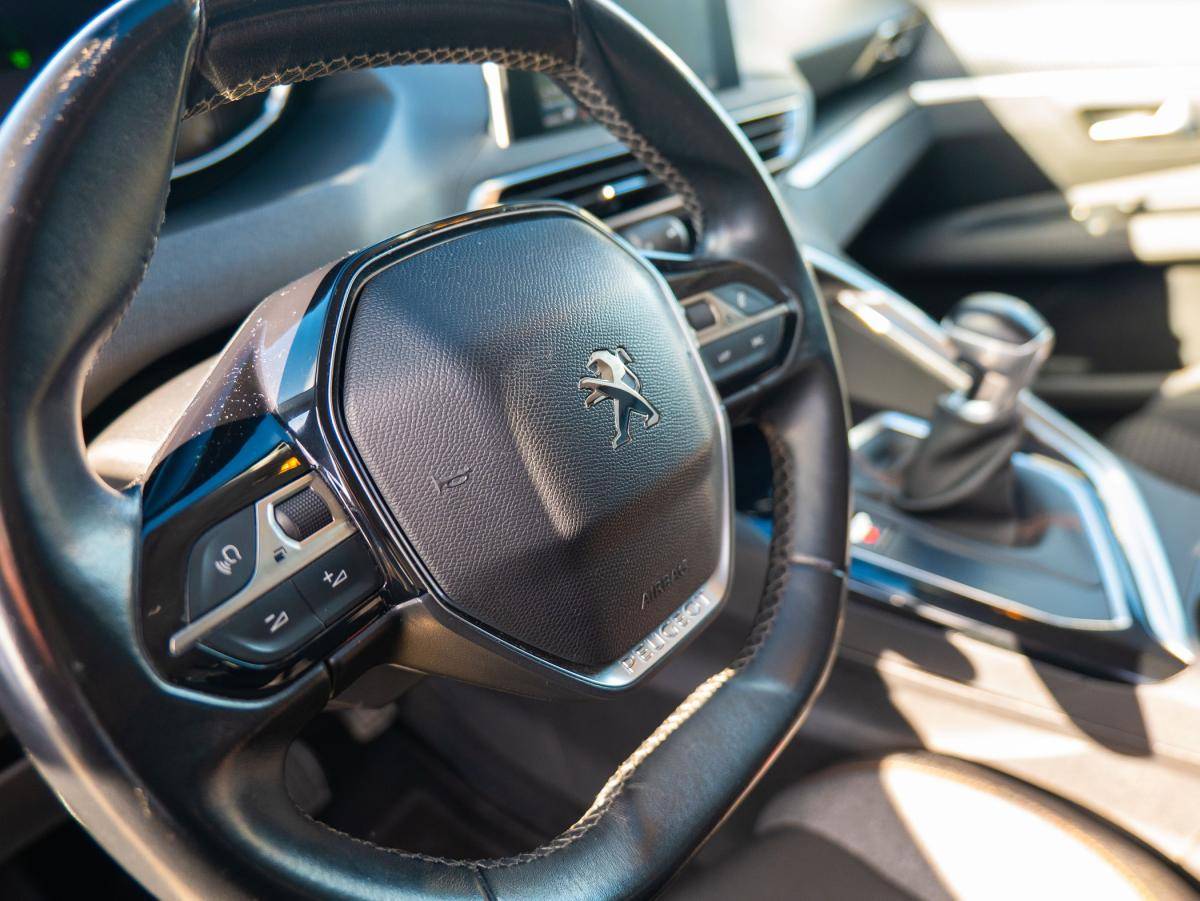 peugeot-5008-2019-diesel-1499cc