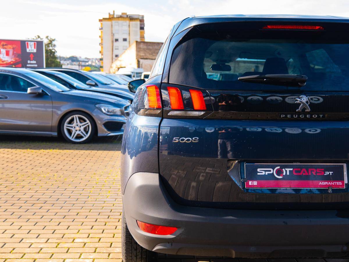 peugeot-5008-2019-diesel-1499cc