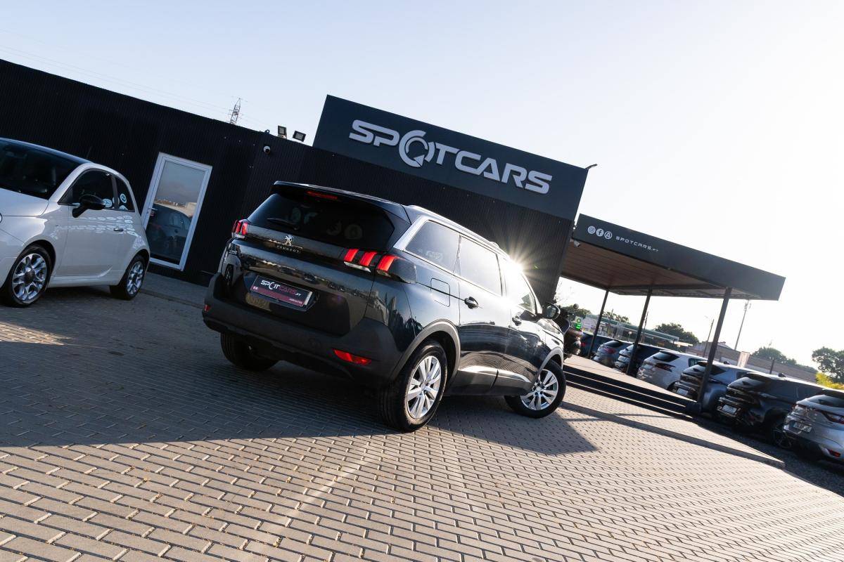 peugeot-5008-2019-diesel-1499cc