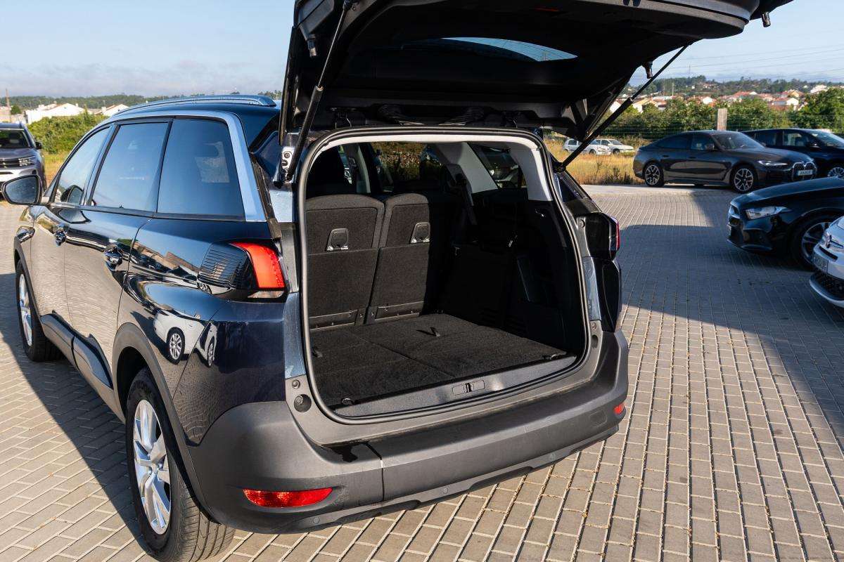 peugeot-5008-2019-diesel-1499cc