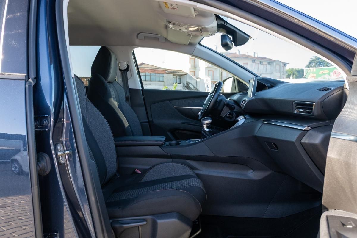 peugeot-5008-2019-diesel-1499cc