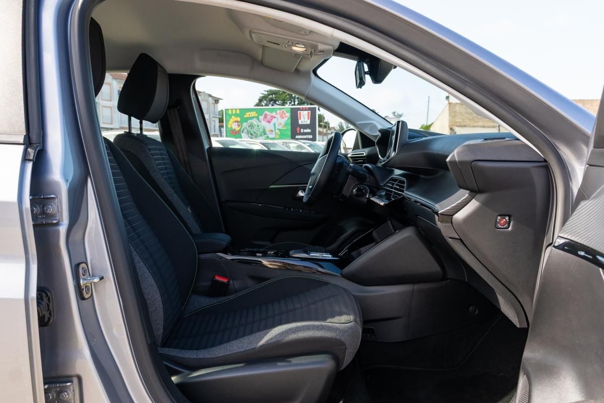 peugeot-208-2024-eletrico-500cc