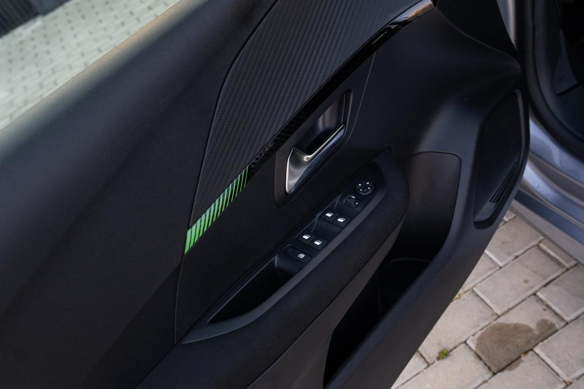 peugeot-208-2024-eletrico-500cc