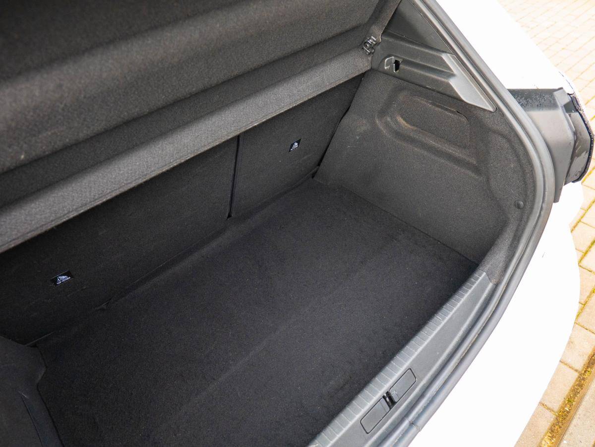 peugeot-208-2021-diesel-1499cc