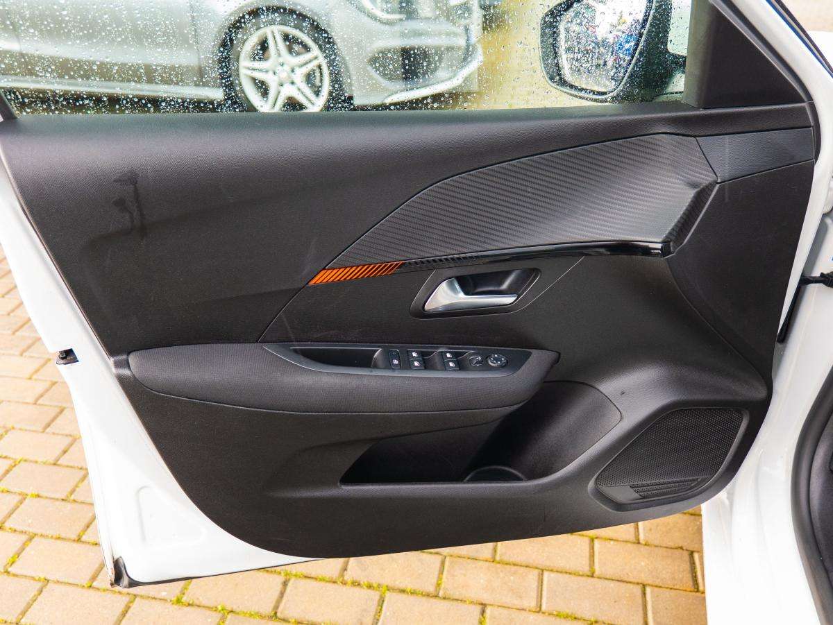 peugeot-208-2021-diesel-1499cc