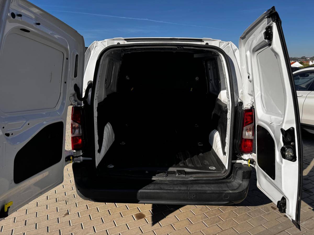 peugeot-partner-2023-diesel-1499cc