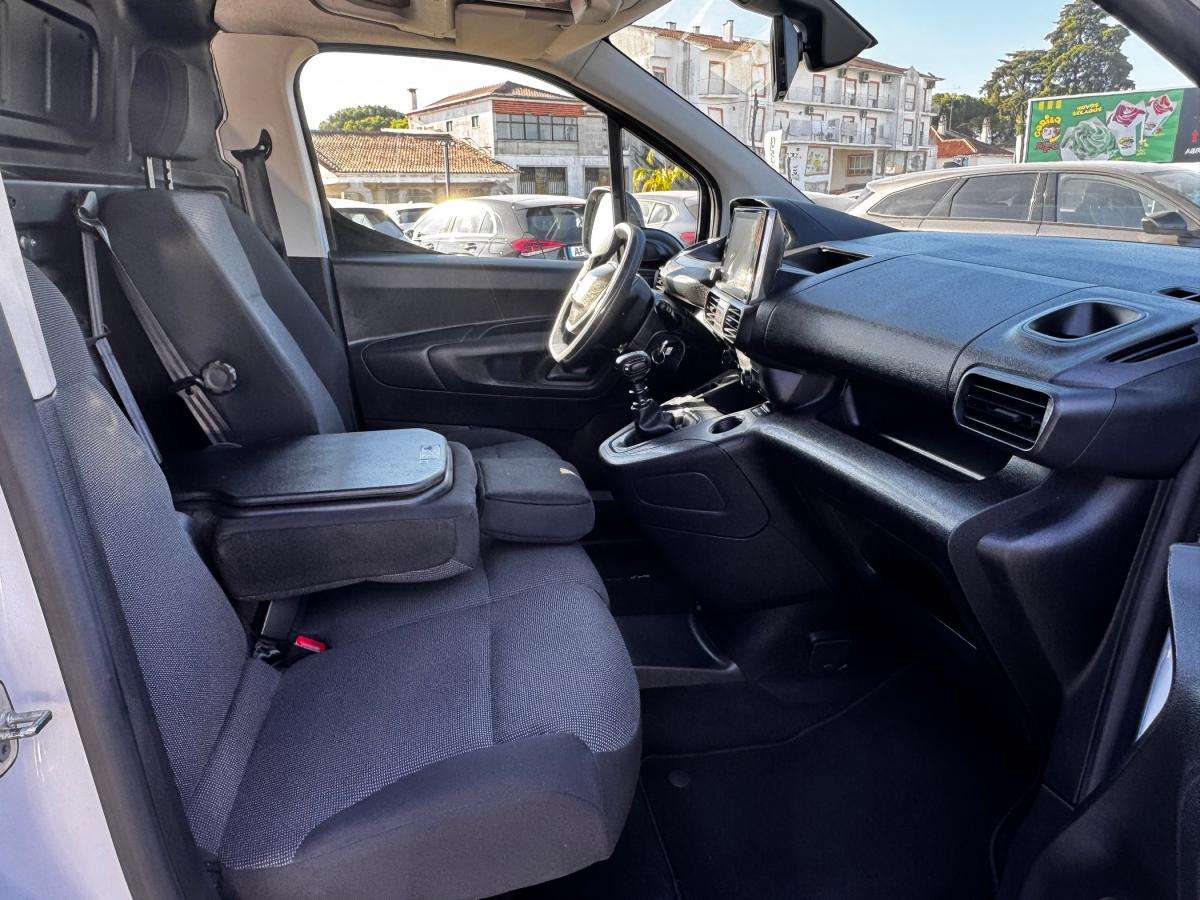 peugeot-partner-2023-diesel-1499cc