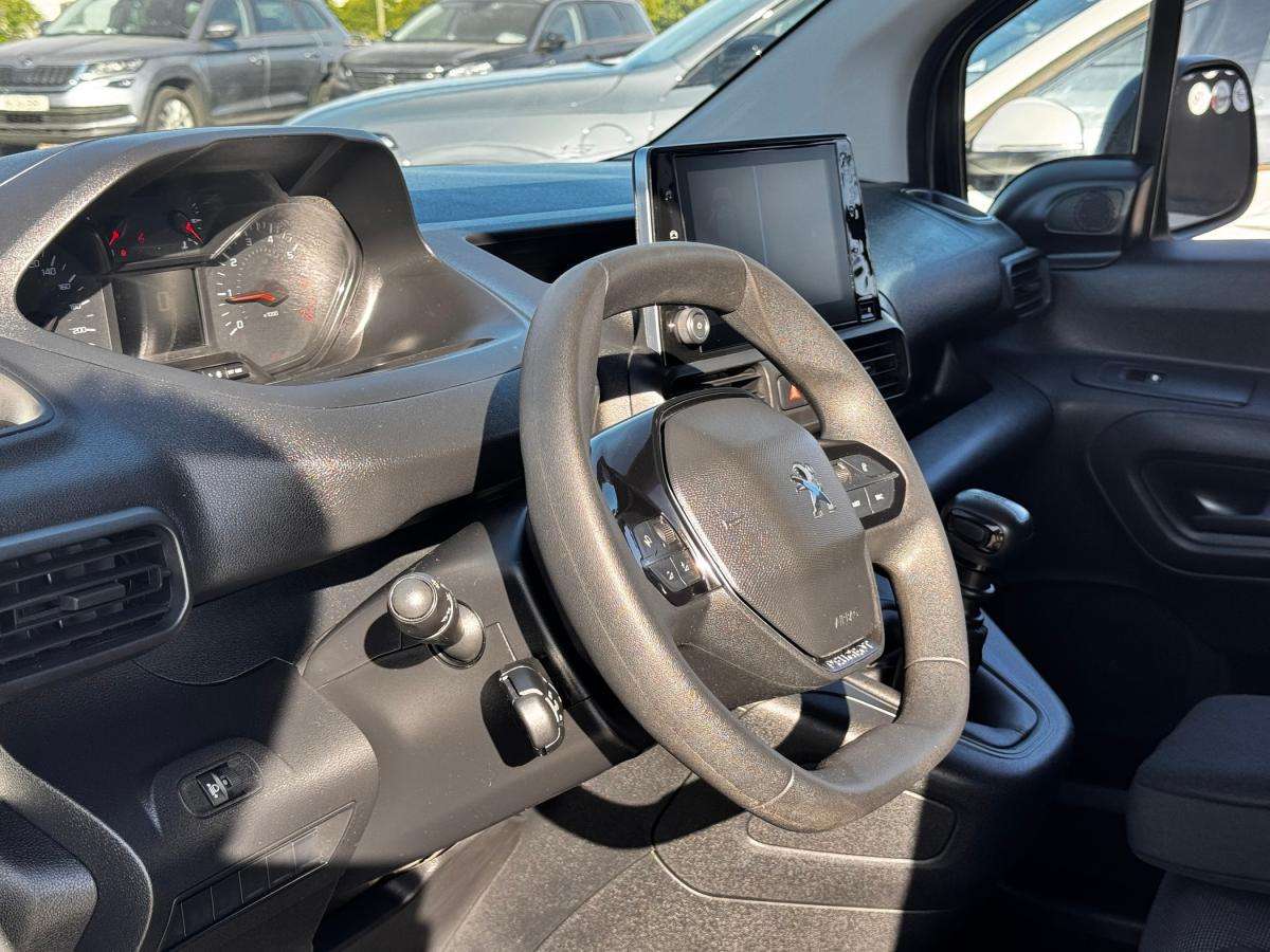 peugeot-partner-2023-diesel-1499cc