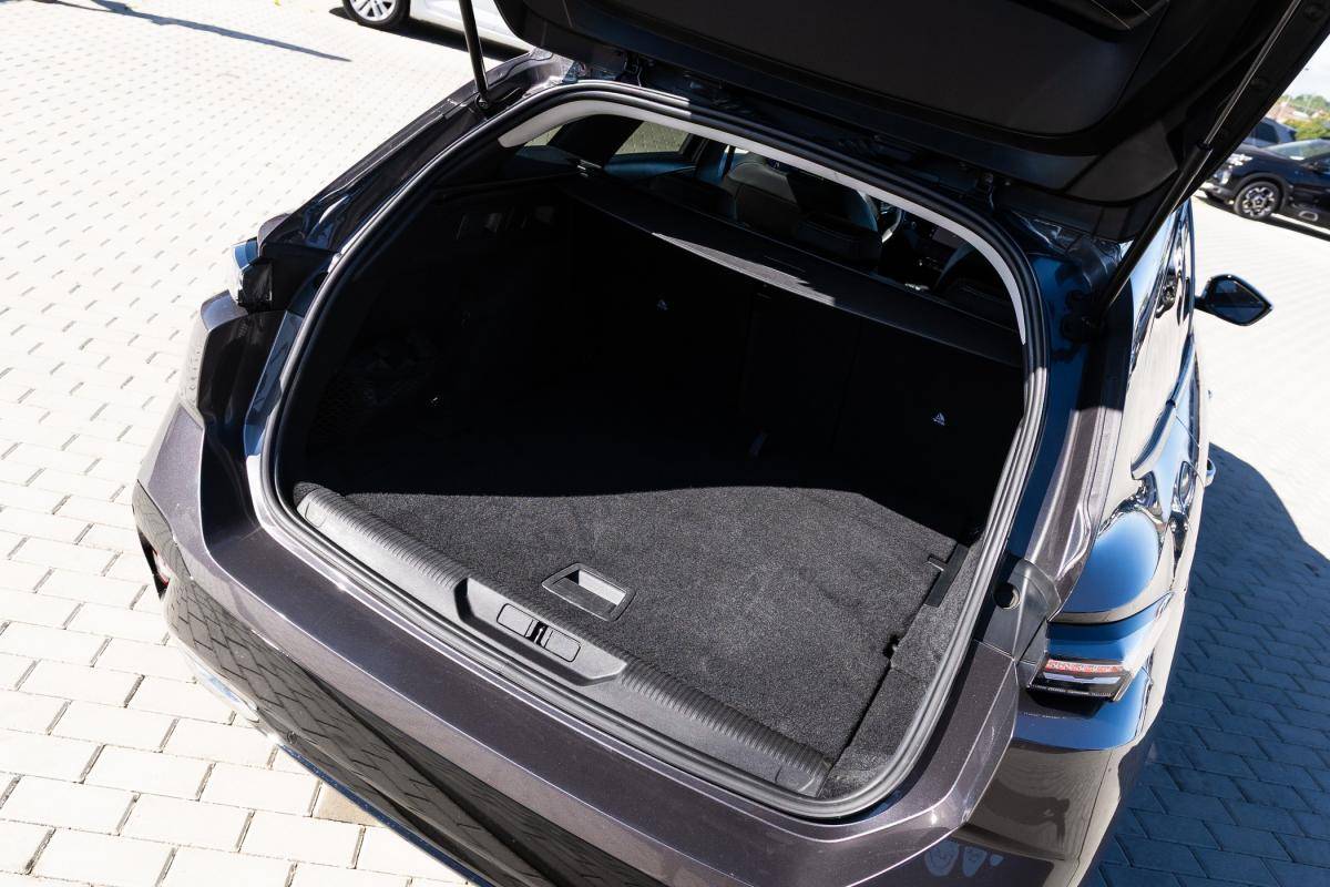 peugeot-308-sw-2023-diesel-1499cc
