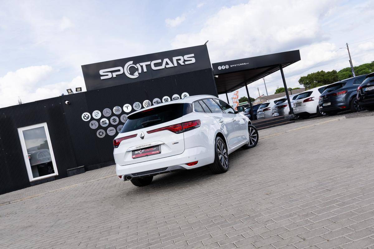 renault-megane-sport-tourer-2022-diesel-1461cc
