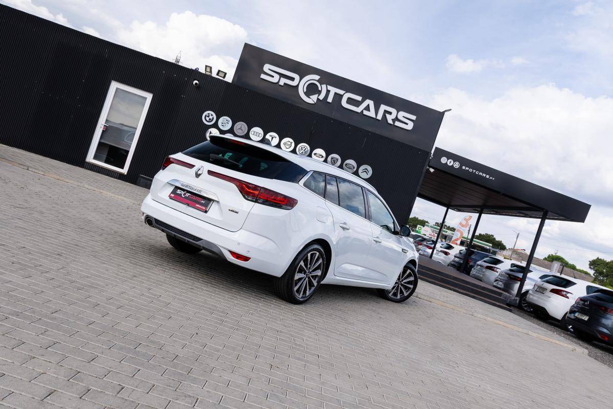 renault-megane-sport-tourer-2022-diesel-1461cc