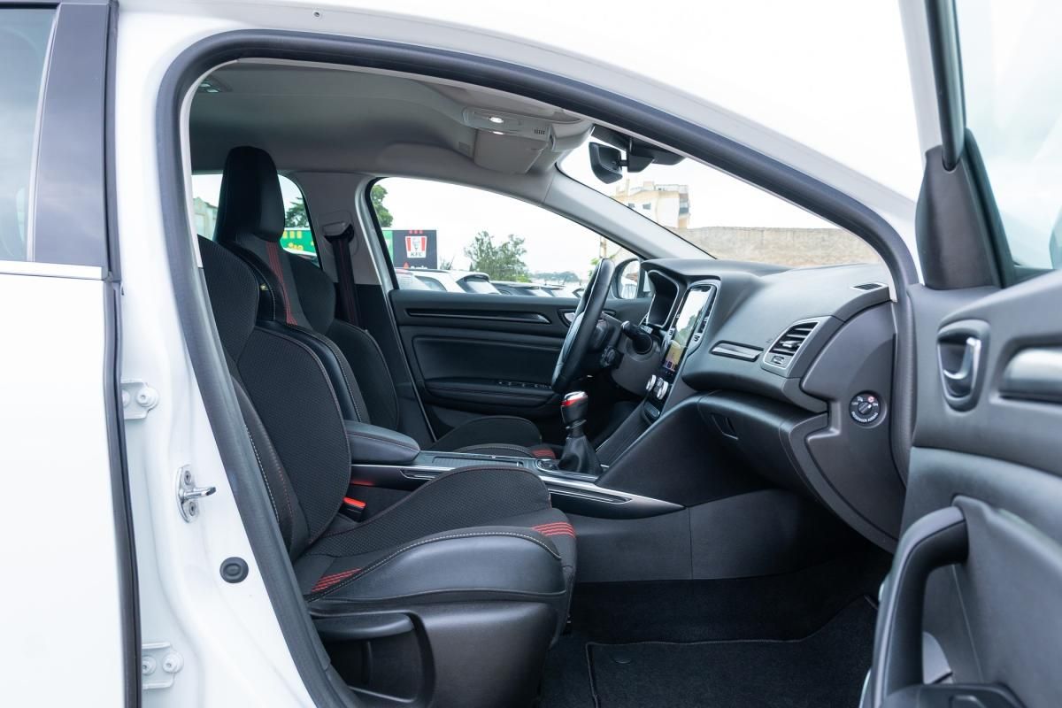 renault-megane-sport-tourer-2022-diesel-1461cc