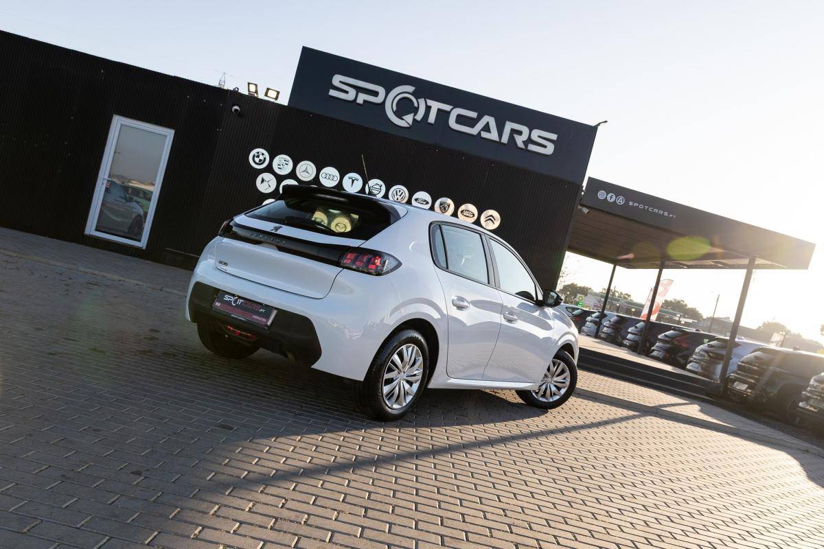 peugeot-208-2023-gasolina-1199cc
