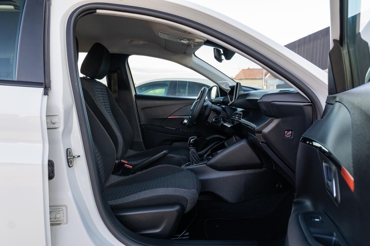 peugeot-208-2023-gasolina-1199cc