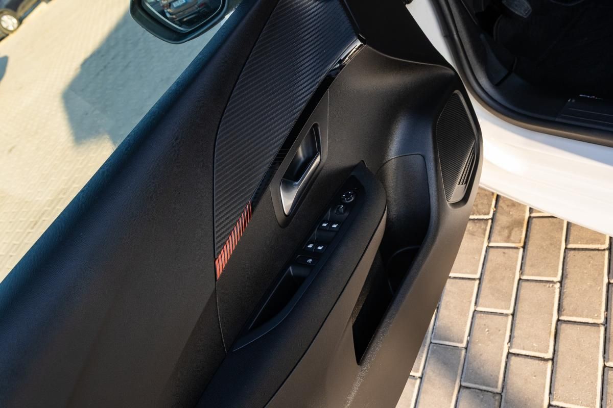 peugeot-208-2023-gasolina-1199cc