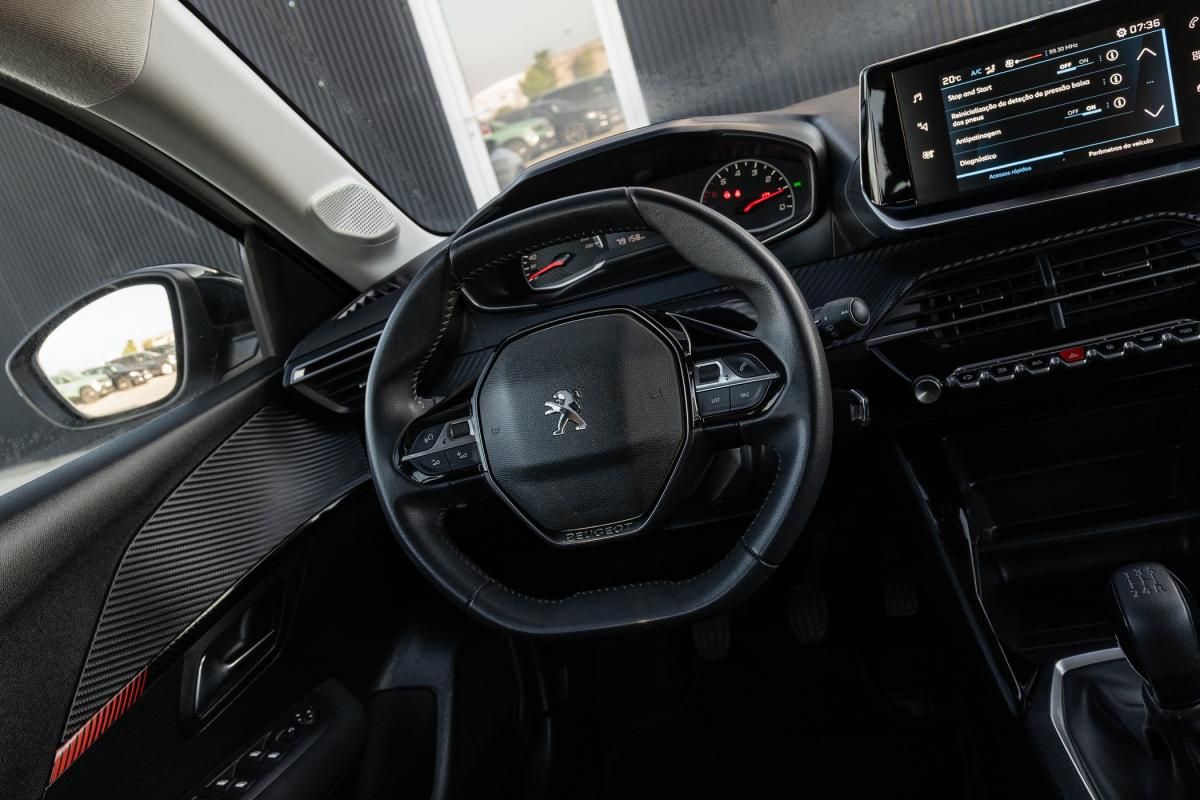 peugeot-208-2023-gasolina-1199cc