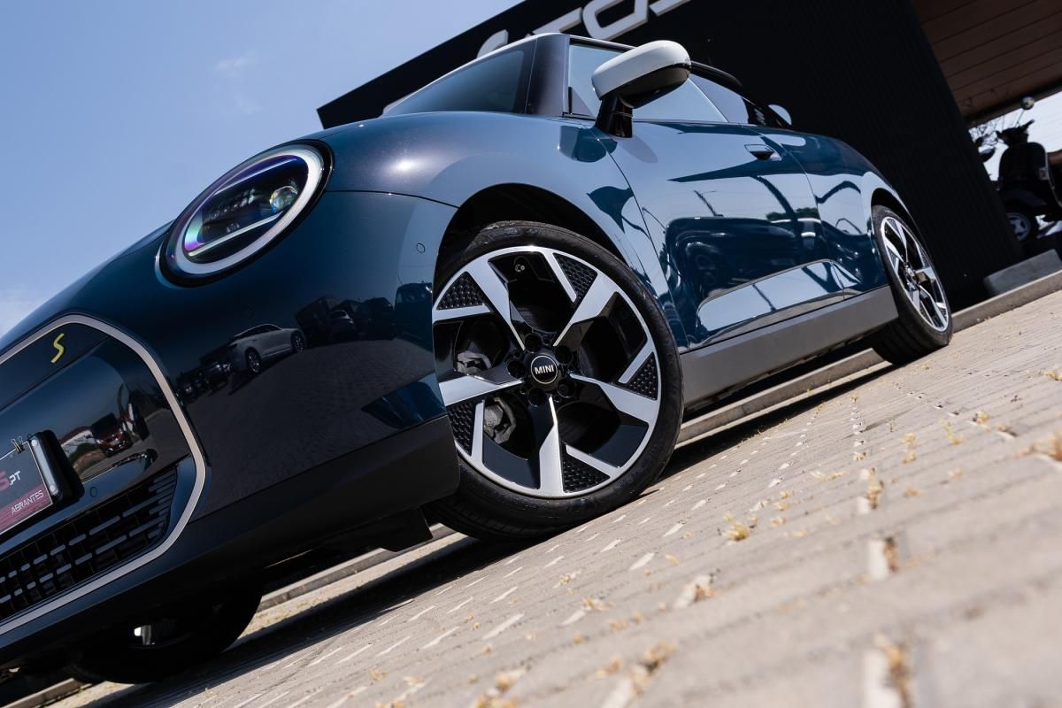 mini-cooper-2025-eletrico-500cc
